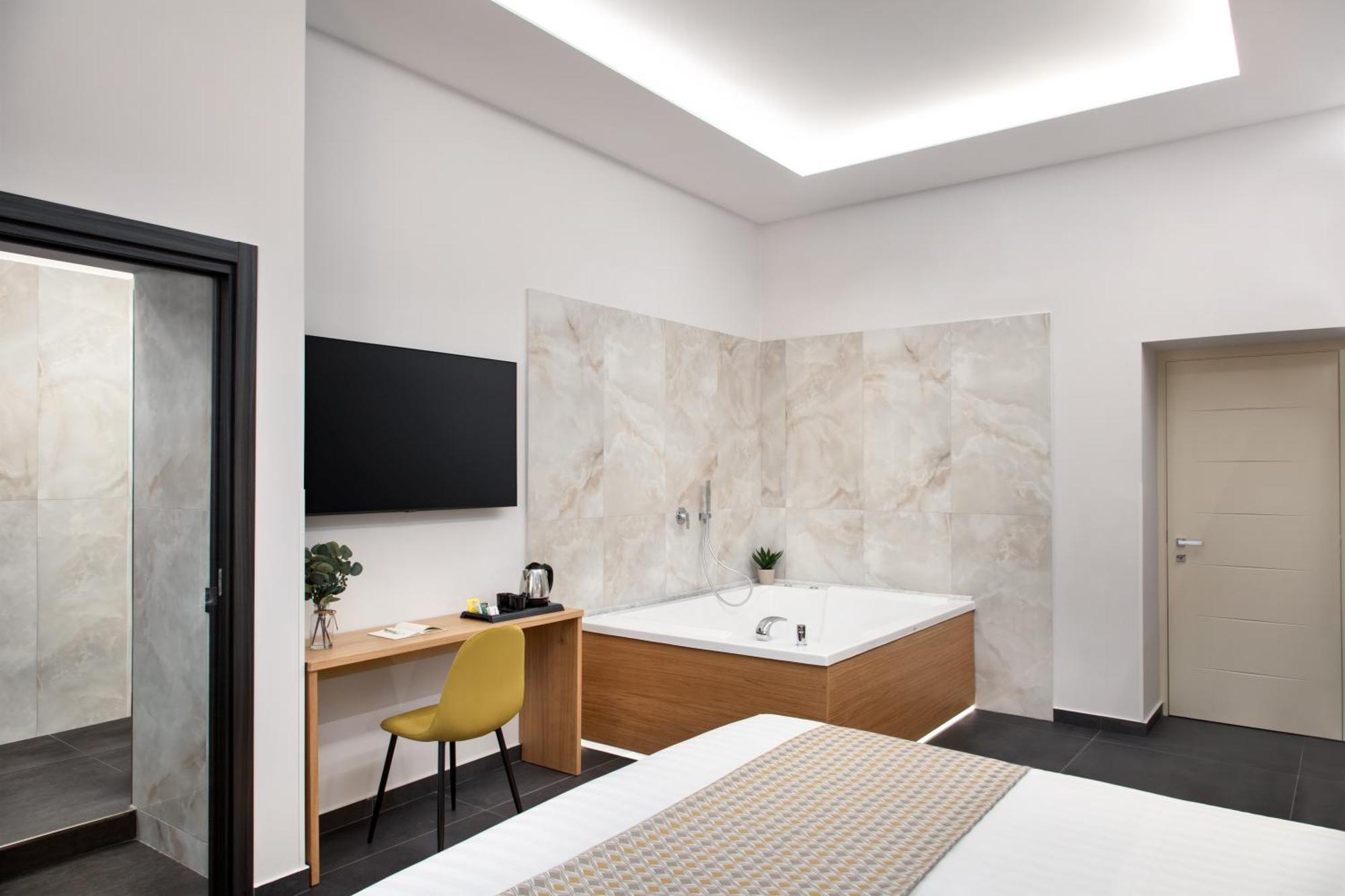 Main - Duomo Hotel เนเปิลส์ ภายนอก รูปภาพ