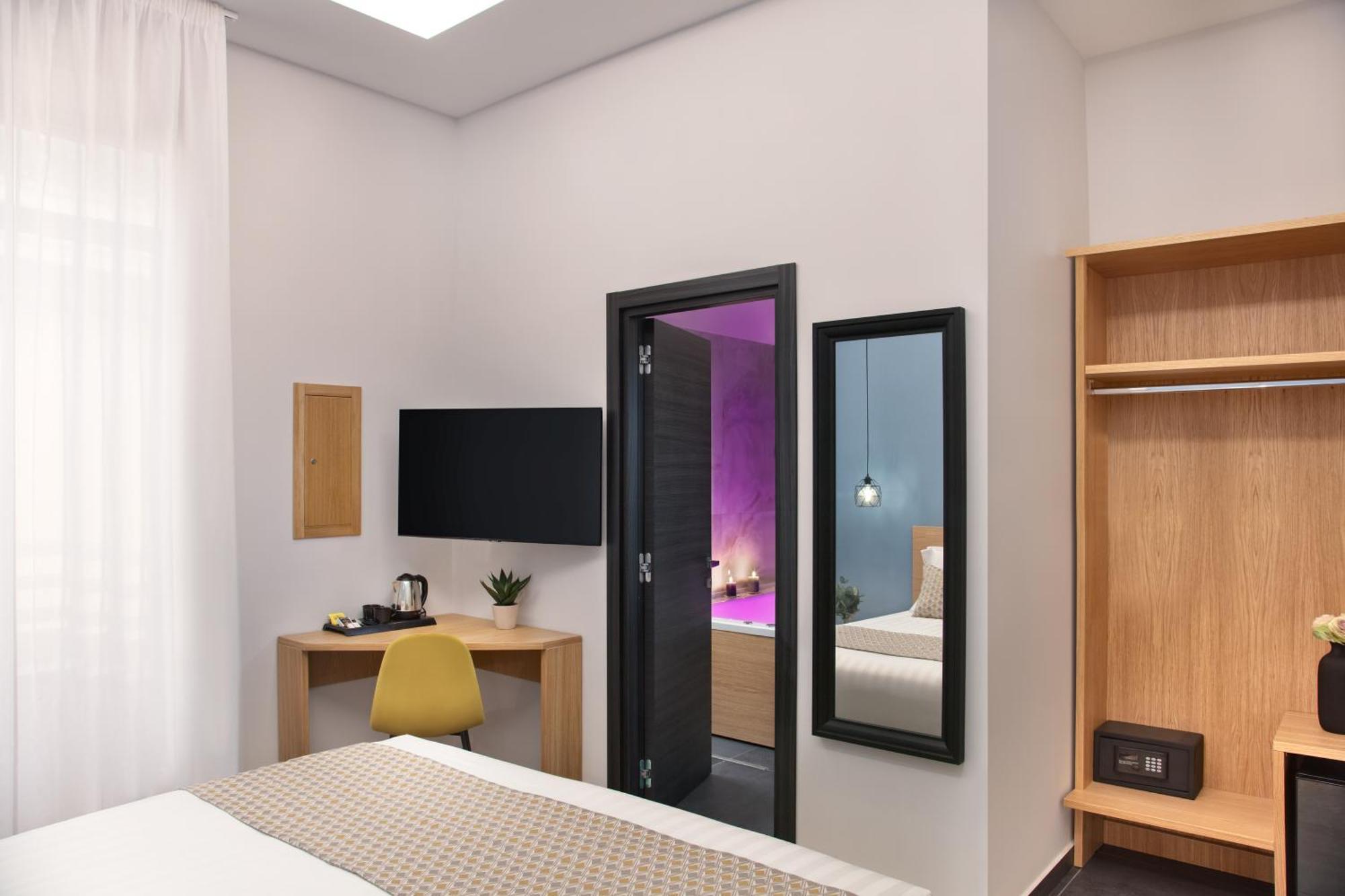Main - Duomo Hotel เนเปิลส์ ภายนอก รูปภาพ