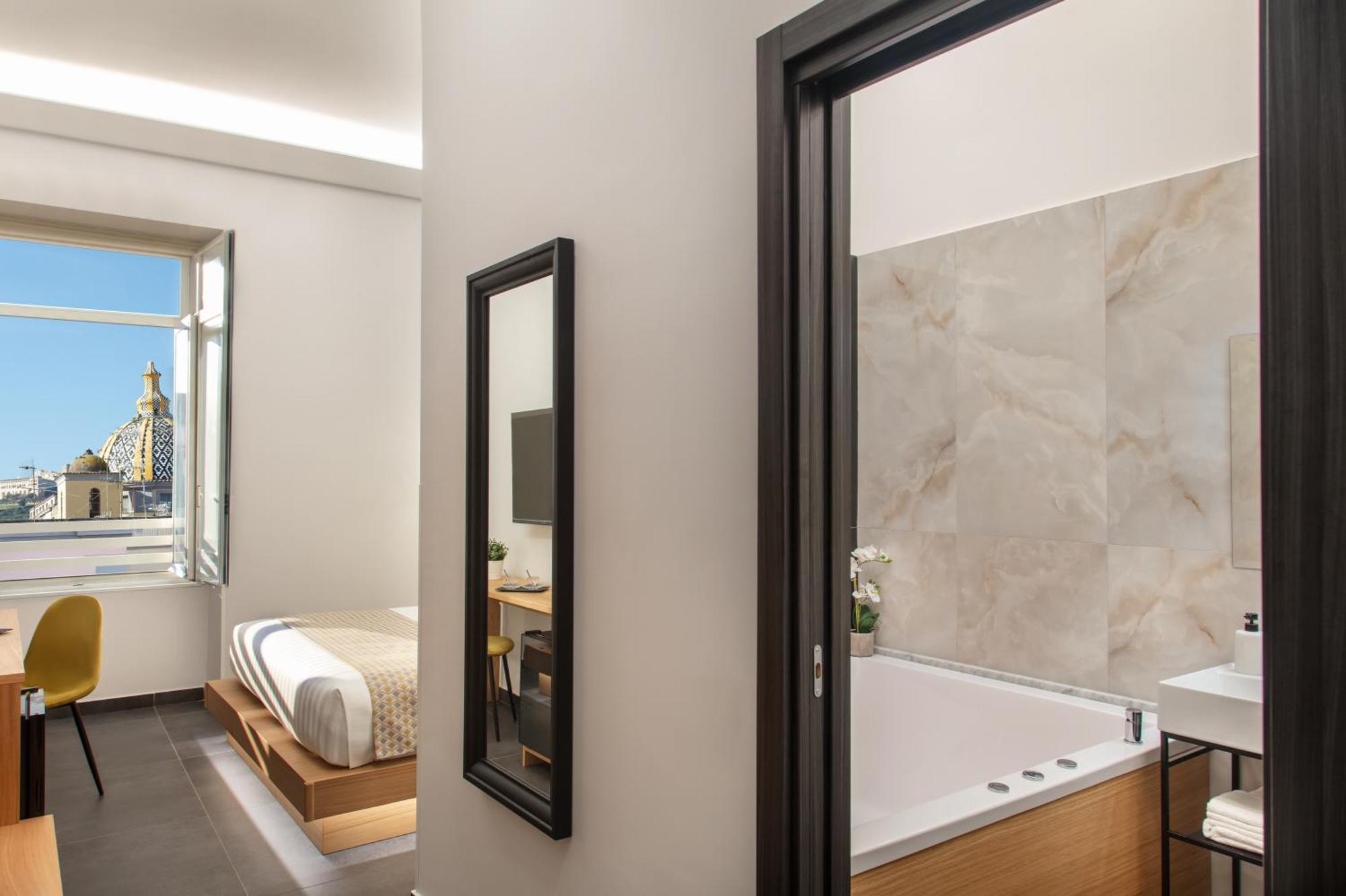 Main - Duomo Hotel เนเปิลส์ ภายนอก รูปภาพ