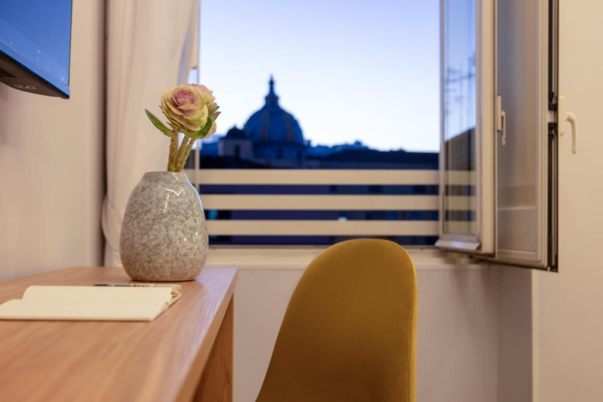 Main - Duomo Hotel เนเปิลส์ ภายนอก รูปภาพ
