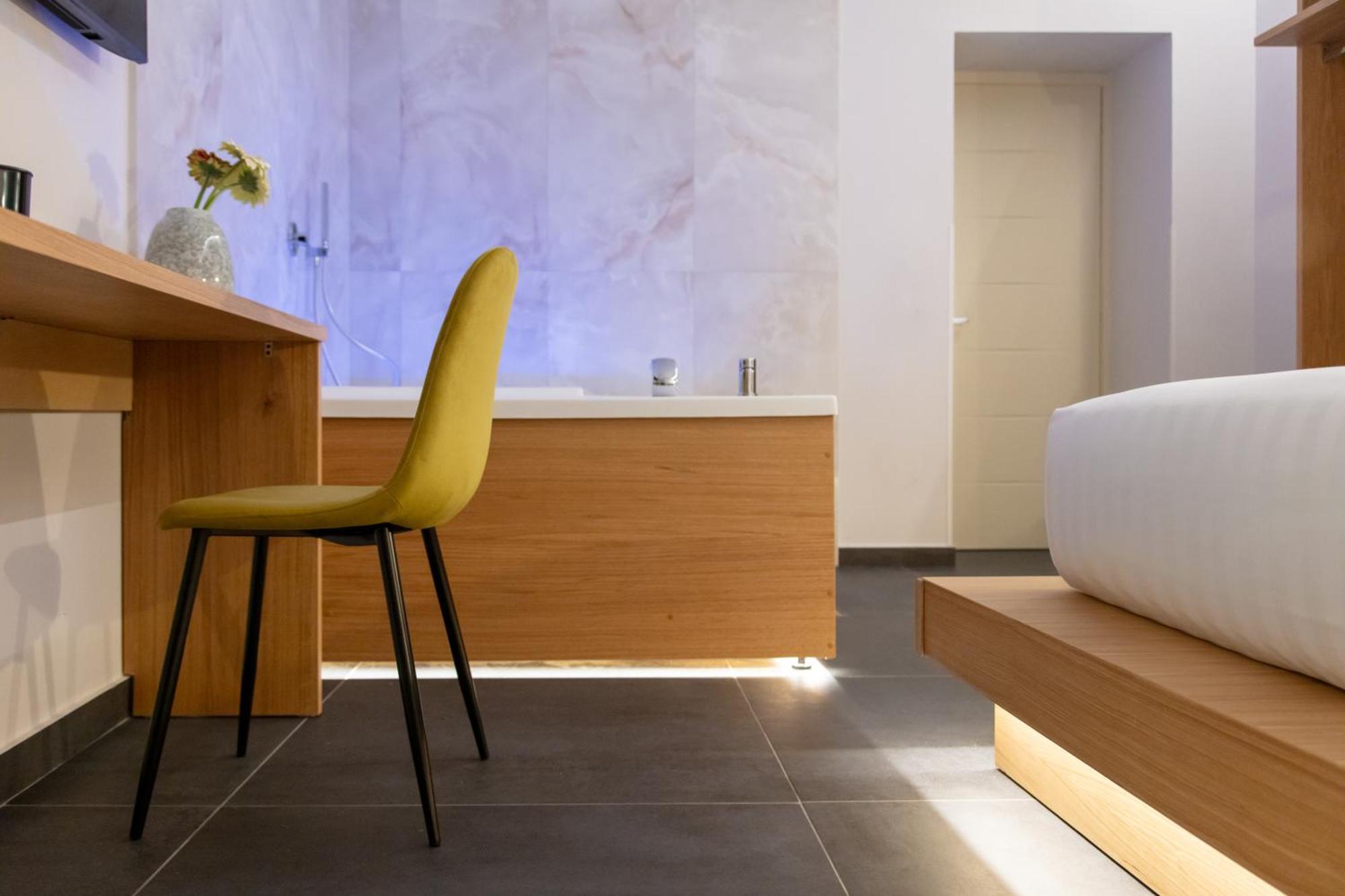 Main - Duomo Hotel เนเปิลส์ ภายนอก รูปภาพ
